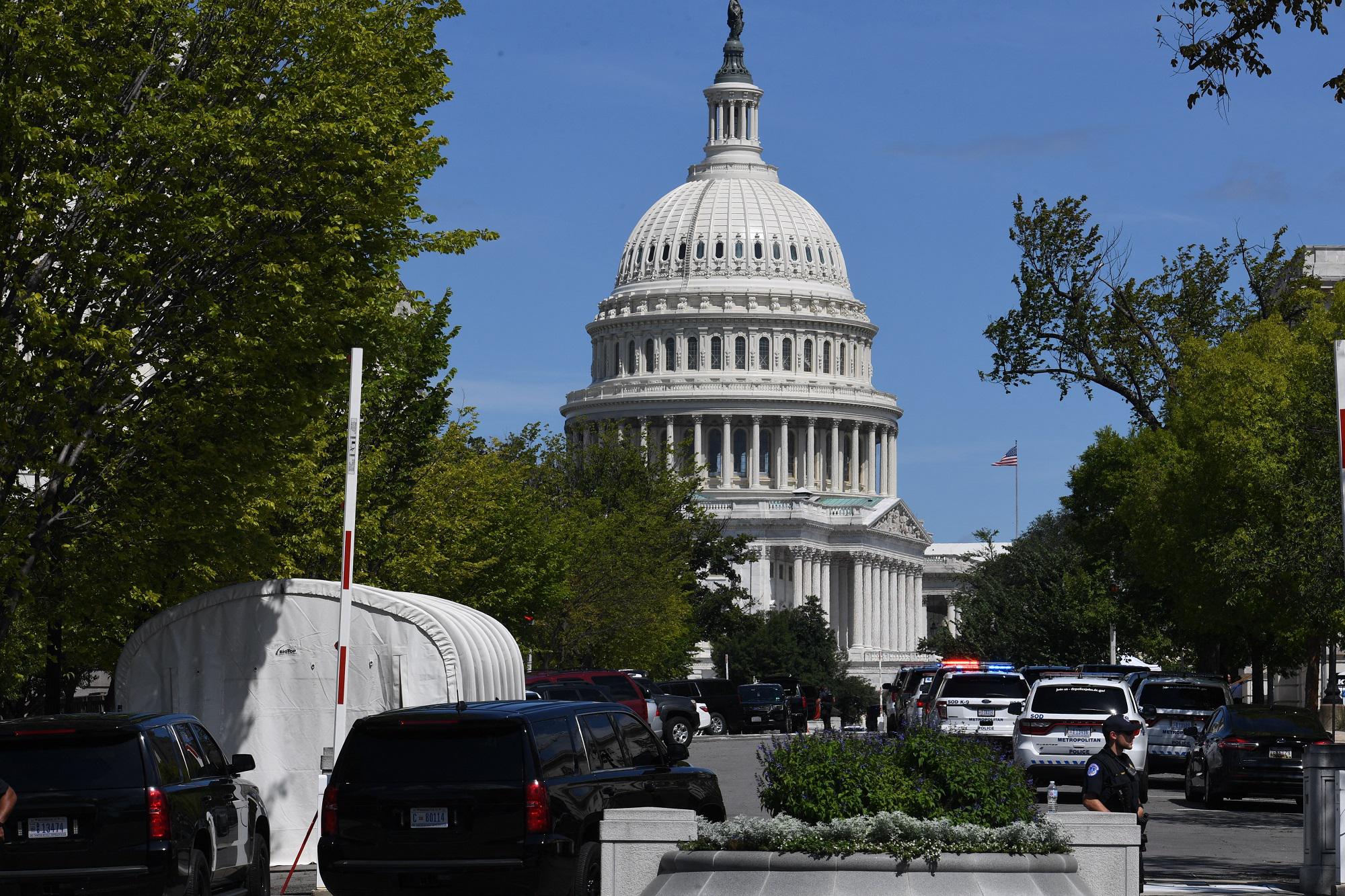 Usa, allarme bomba a Capitol Hill: sospetto si arrende dopo 5 ore