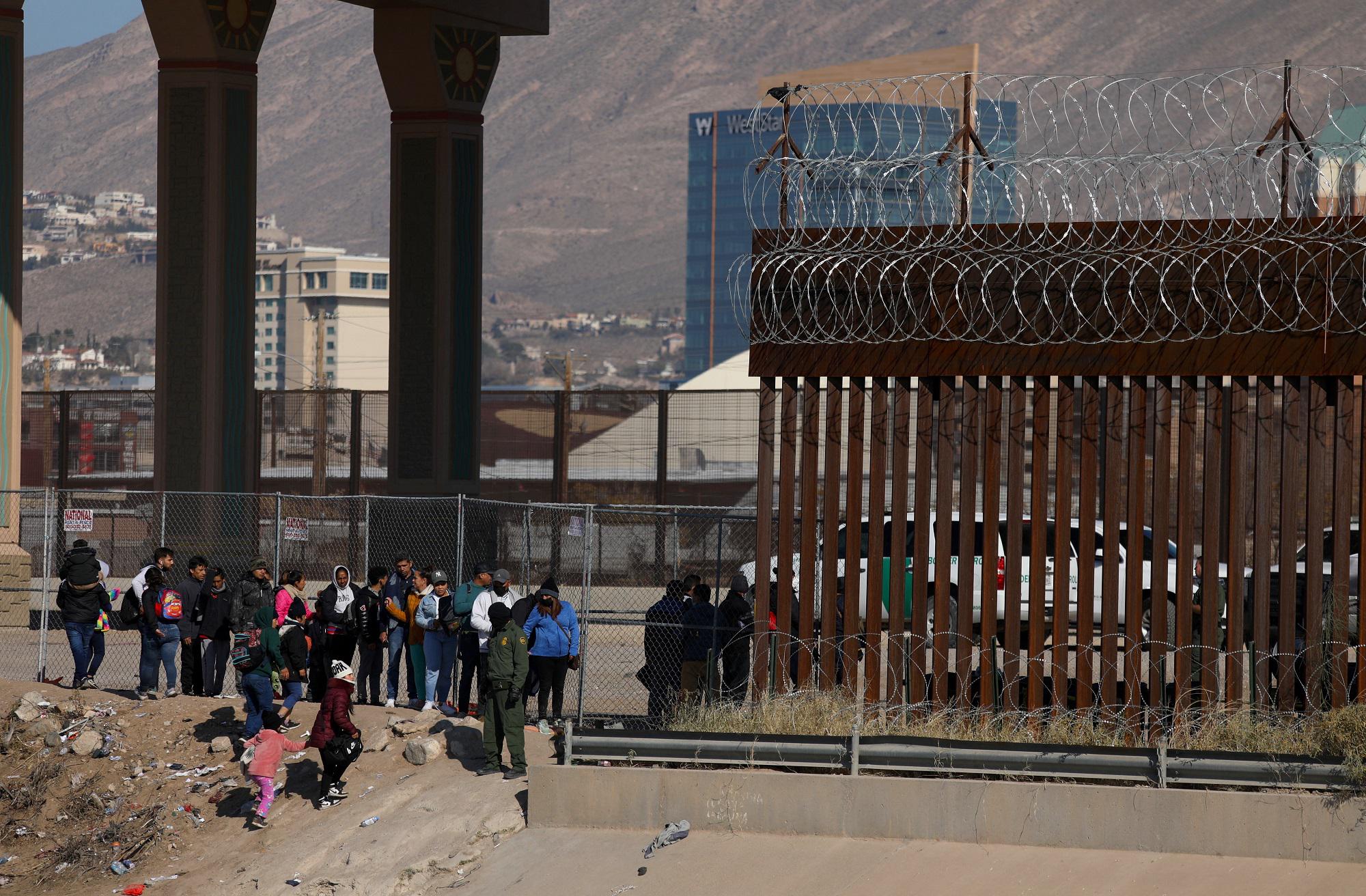 Usa, Corte Suprema mantiene misura Trump per blocco migranti