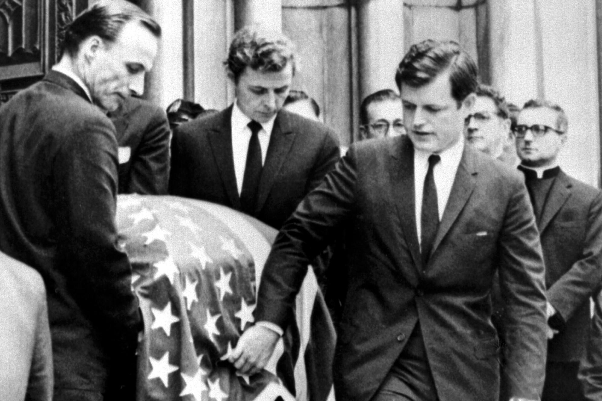 Usa, killer di Robert Kennedy ottiene libertà dopo 53 anni