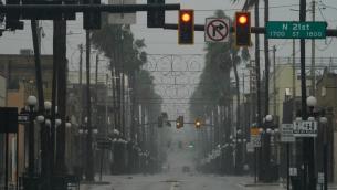 Usa, l'uragano Ian arriva in Florida: "Tempesta catastrofica"
