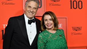 Usa, marito Pelosi aggredito in casa da uomo con martello