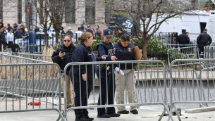 Usa, morto uomo che si è dato fuoco fuori da tribunale processo Trump