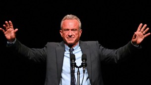 Usa, oltre 75 premi Nobel scrivono al Senato: "No a Robert Kennedy Jr alla sanità"