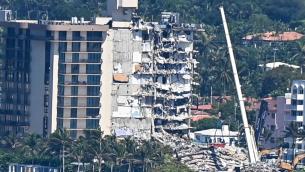Usa, palazzo crollato a Miami: 12 morti e ancora 149 dispersi