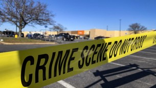 Usa, polizia spara e uccide afroamericano su sedia a rotelle in California