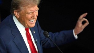 Usa, Trump limita assistenza medica a minori che vogliono cambiare sesso