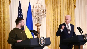Usa-Ucraina, Biden a Zelensky: "Con voi finché sarà necessario"