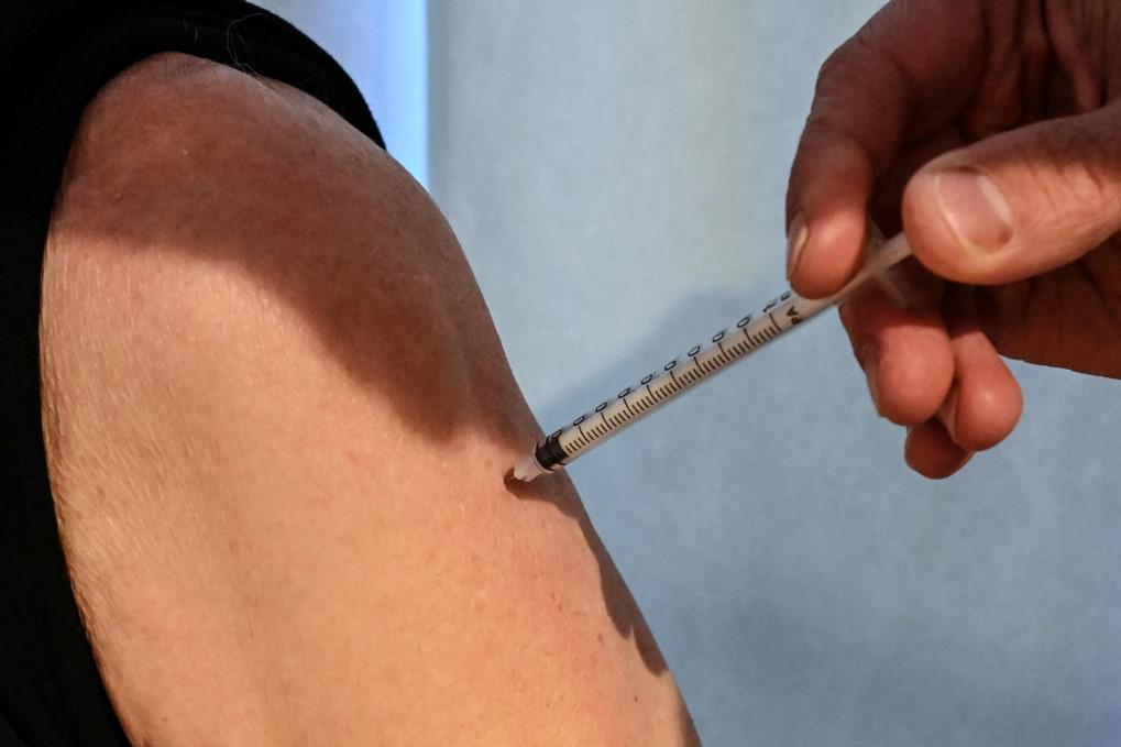 Vaccini Covid, Brusaferro: "Molto probabile anche la terza dose"