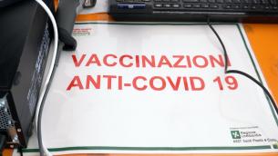 Vaccini covid fuori regione, dosi anche a chi ha il domicilio