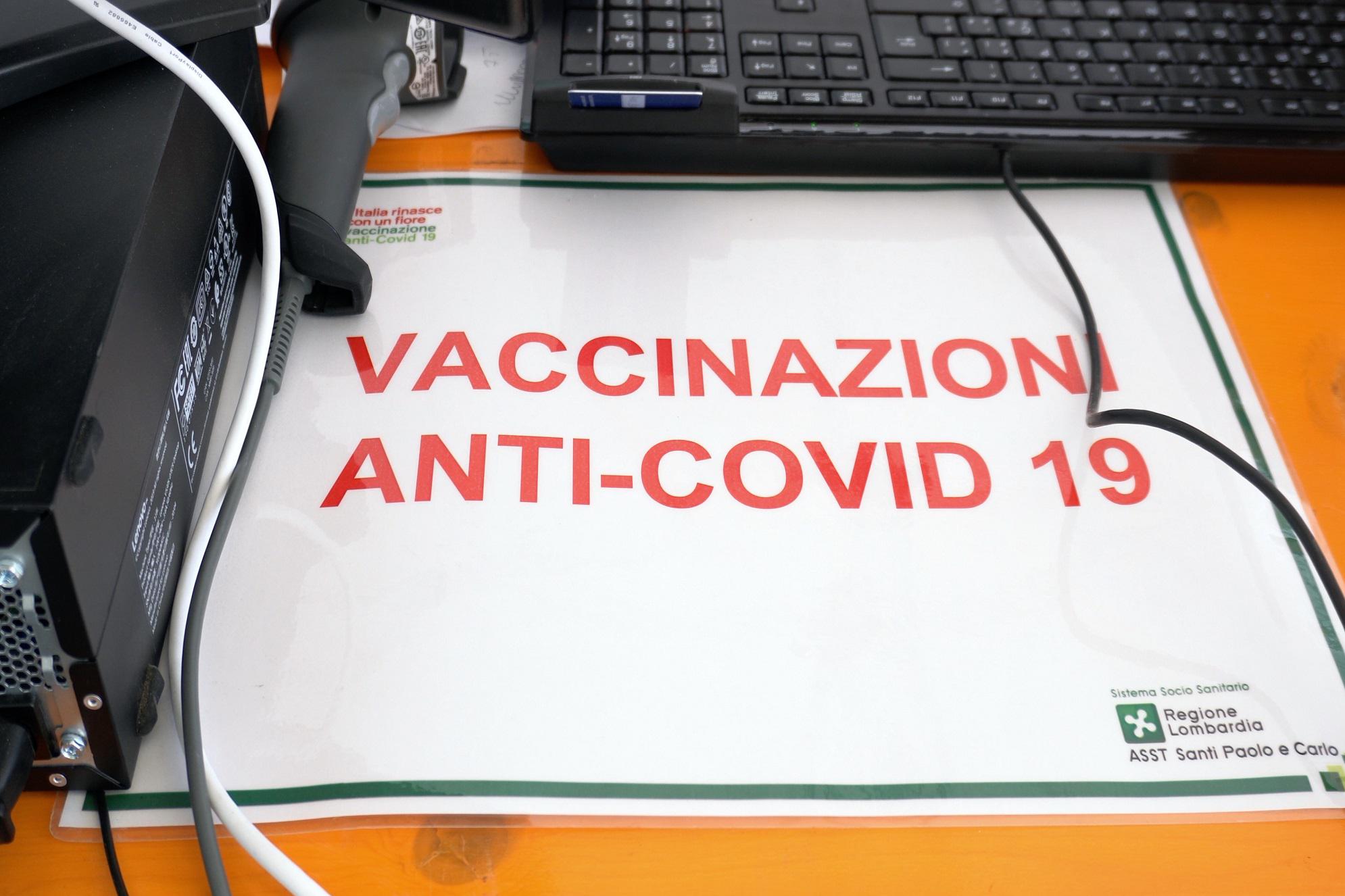 Vaccini covid fuori regione, dosi anche a chi ha il domicilio