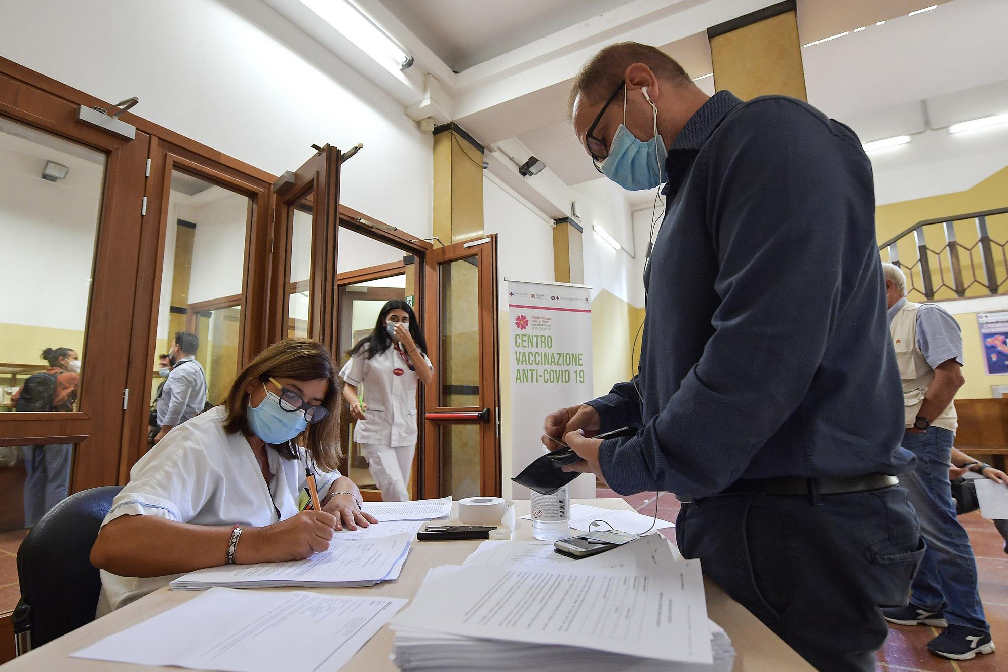 Vaccini Covid in Italia, somministrate 88.748