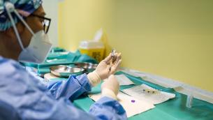 Vaccini Covid Italia, Figliuolo stoppa De Luca