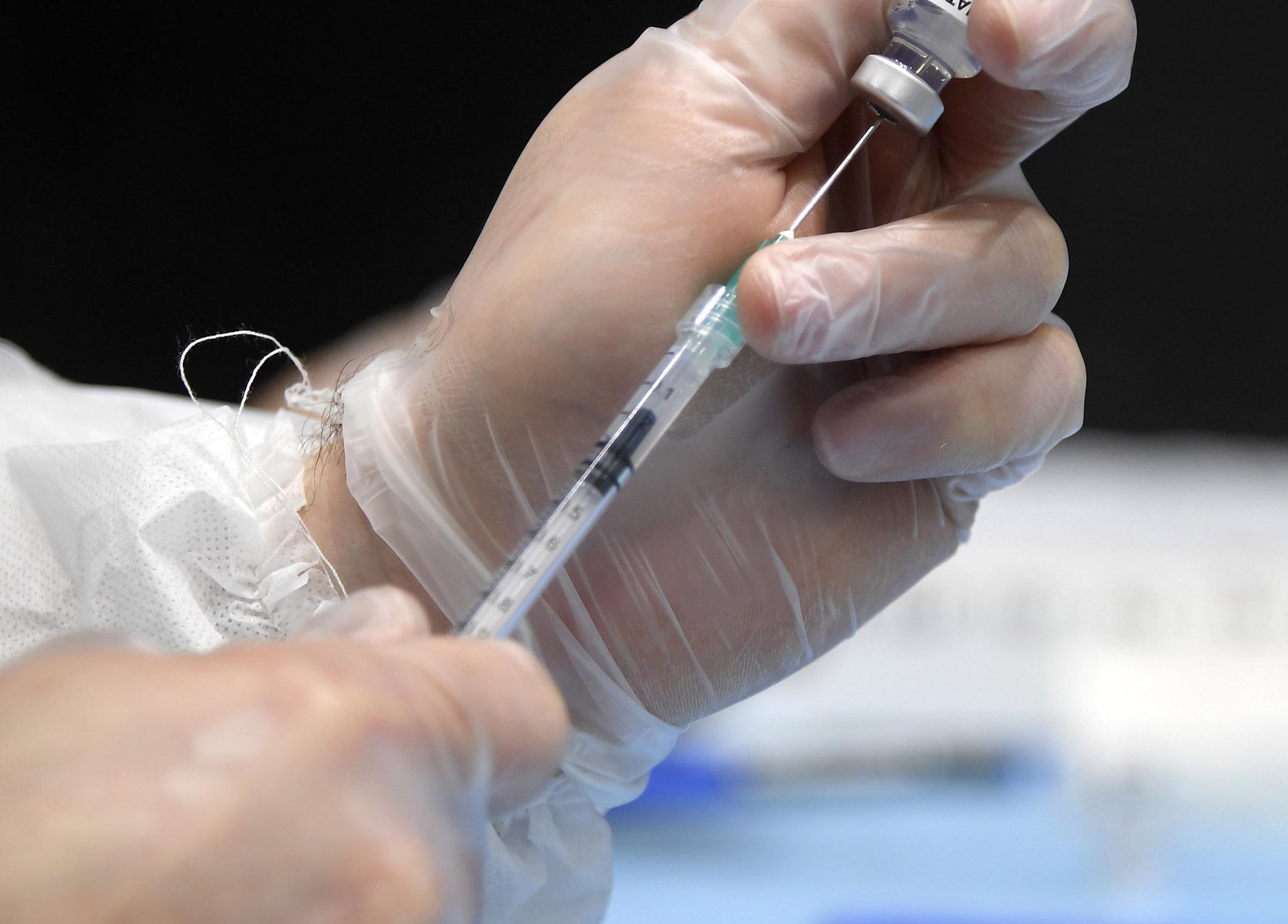 Vaccini in azienda, Assolombarda: "Lombardia mantenga accordi"