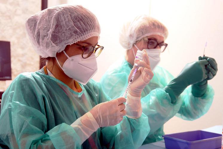 Vaccini Italia oggi, cresce il trend: 476mila dosi al giorno