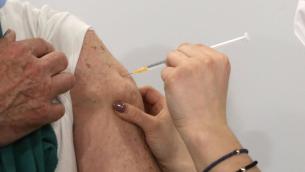 Vaccini Lombardia, da giovedì 27 al via prenotazioni 30-39enni