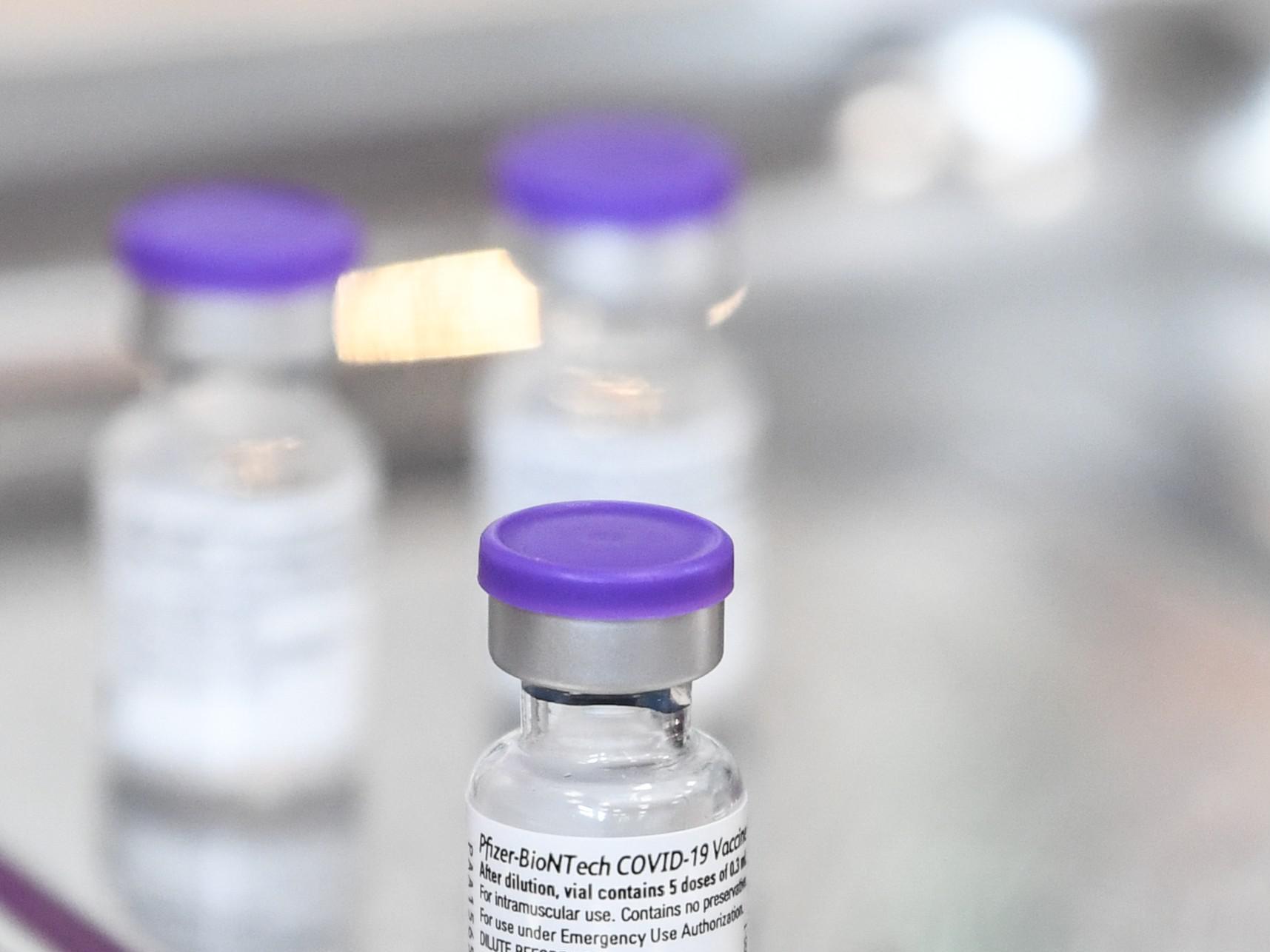 Vaccini Pfizer e Moderna efficaci contro varianti, lo studio