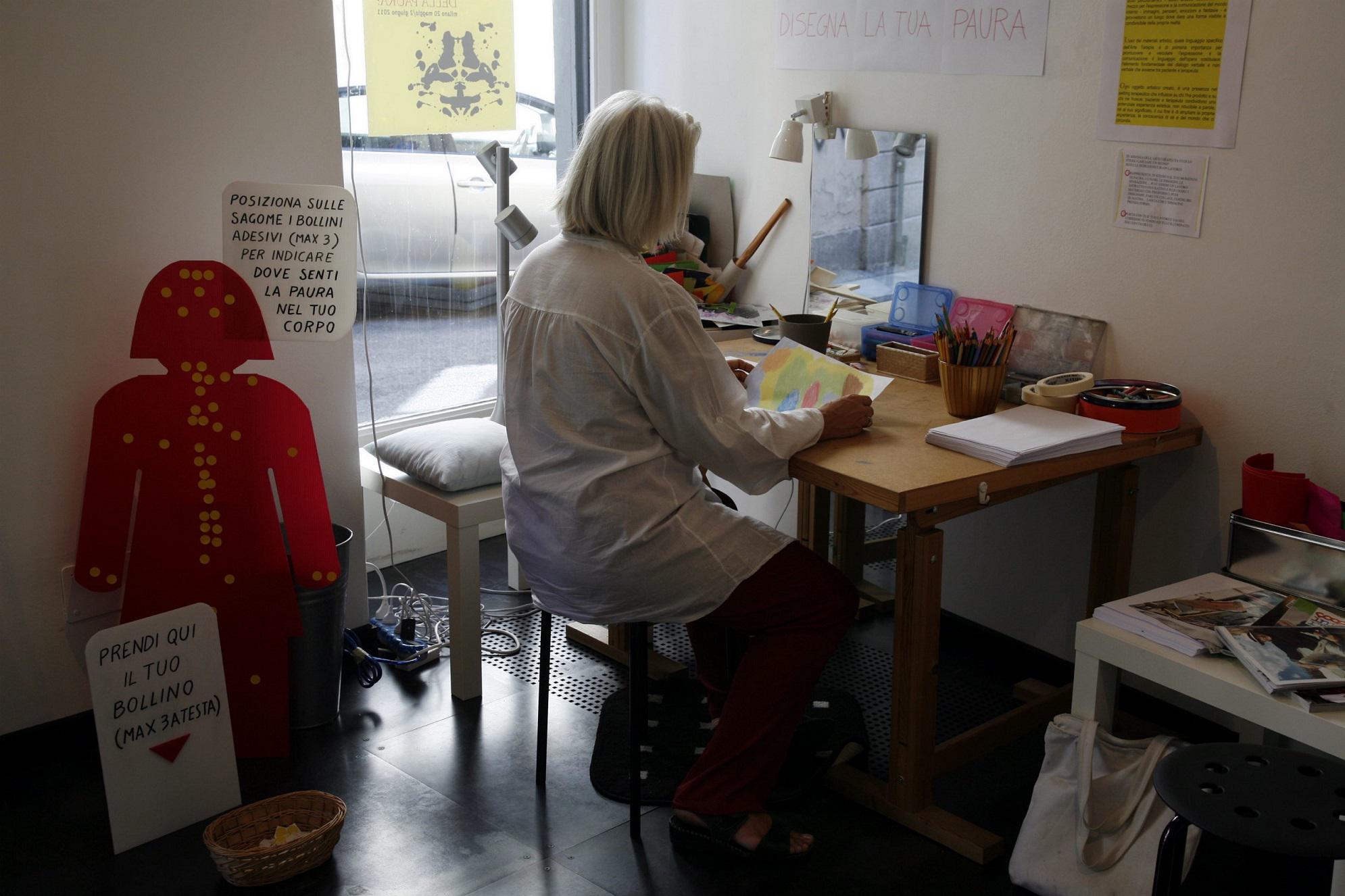 Vaccini, psicologi: "Draghi mal consigliato, noi offesi e umiliati"