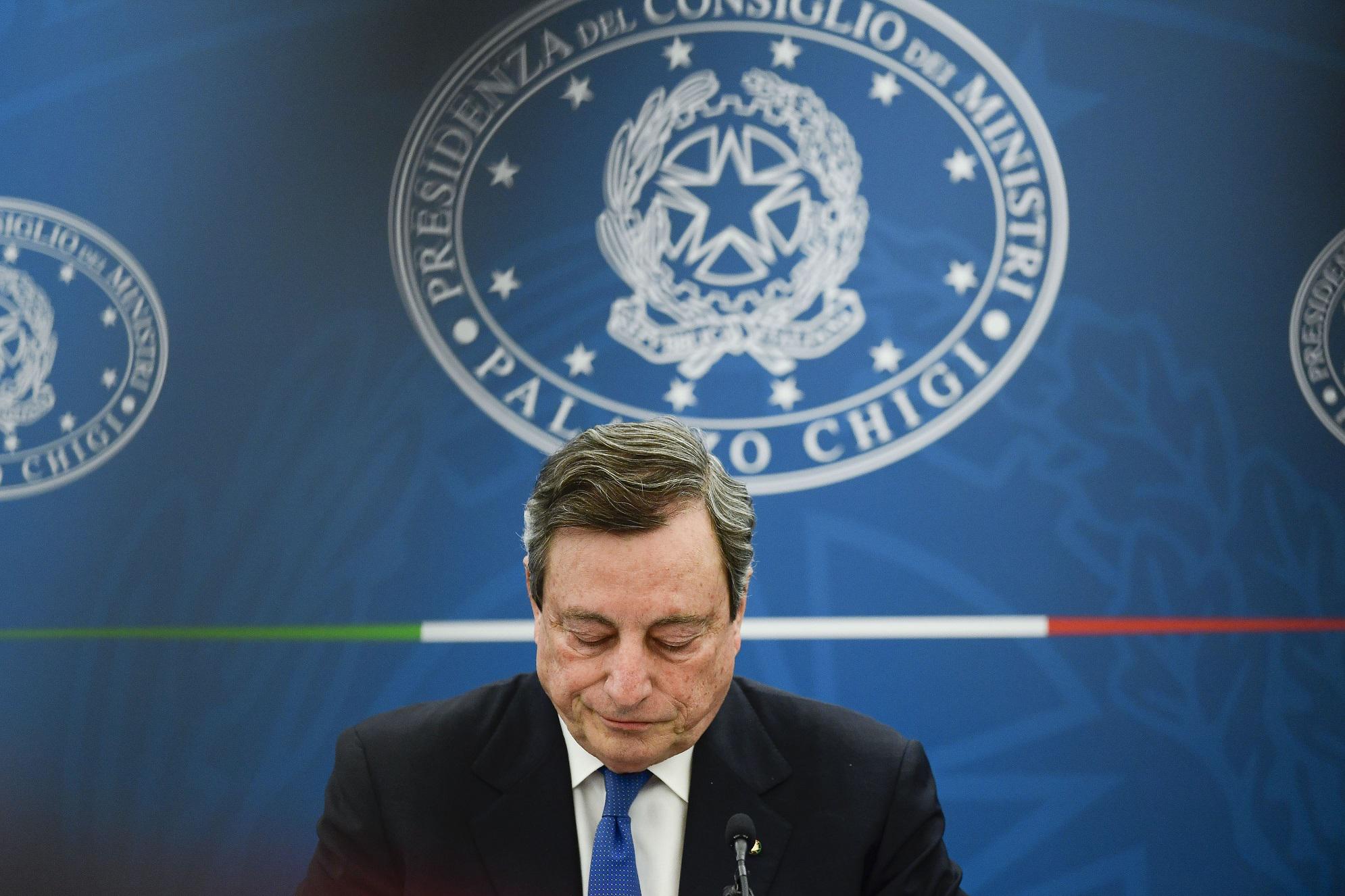 Vaccini, psicologi Lazio a Draghi: "Su di noi battuta infelice"