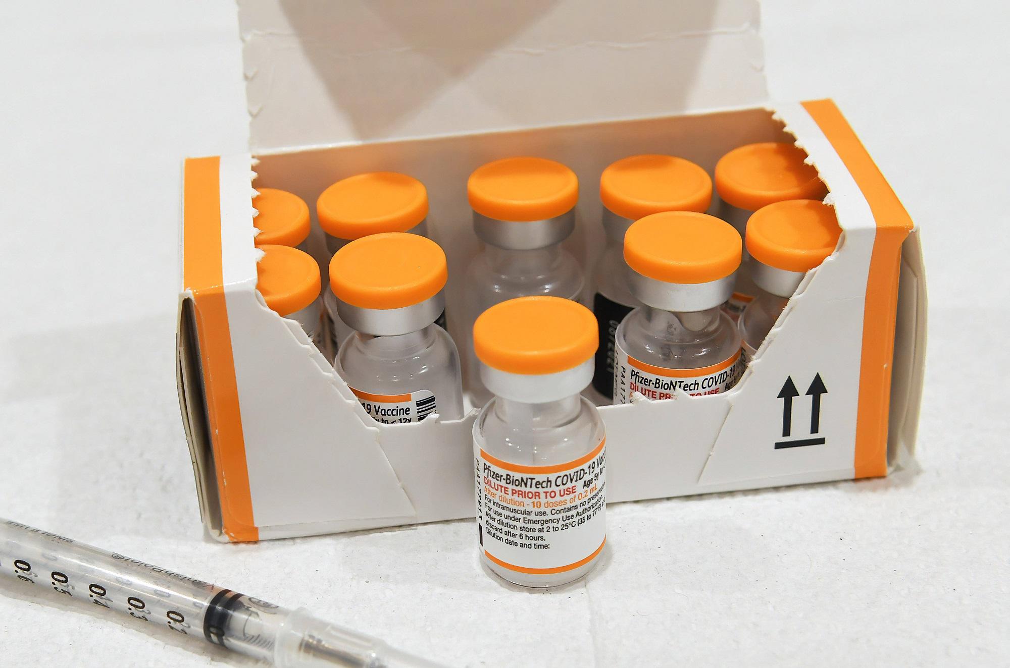 Vaccino 5-11 anni, Sileri: "Non ci sarà Green pass e obbligo vaccinale"