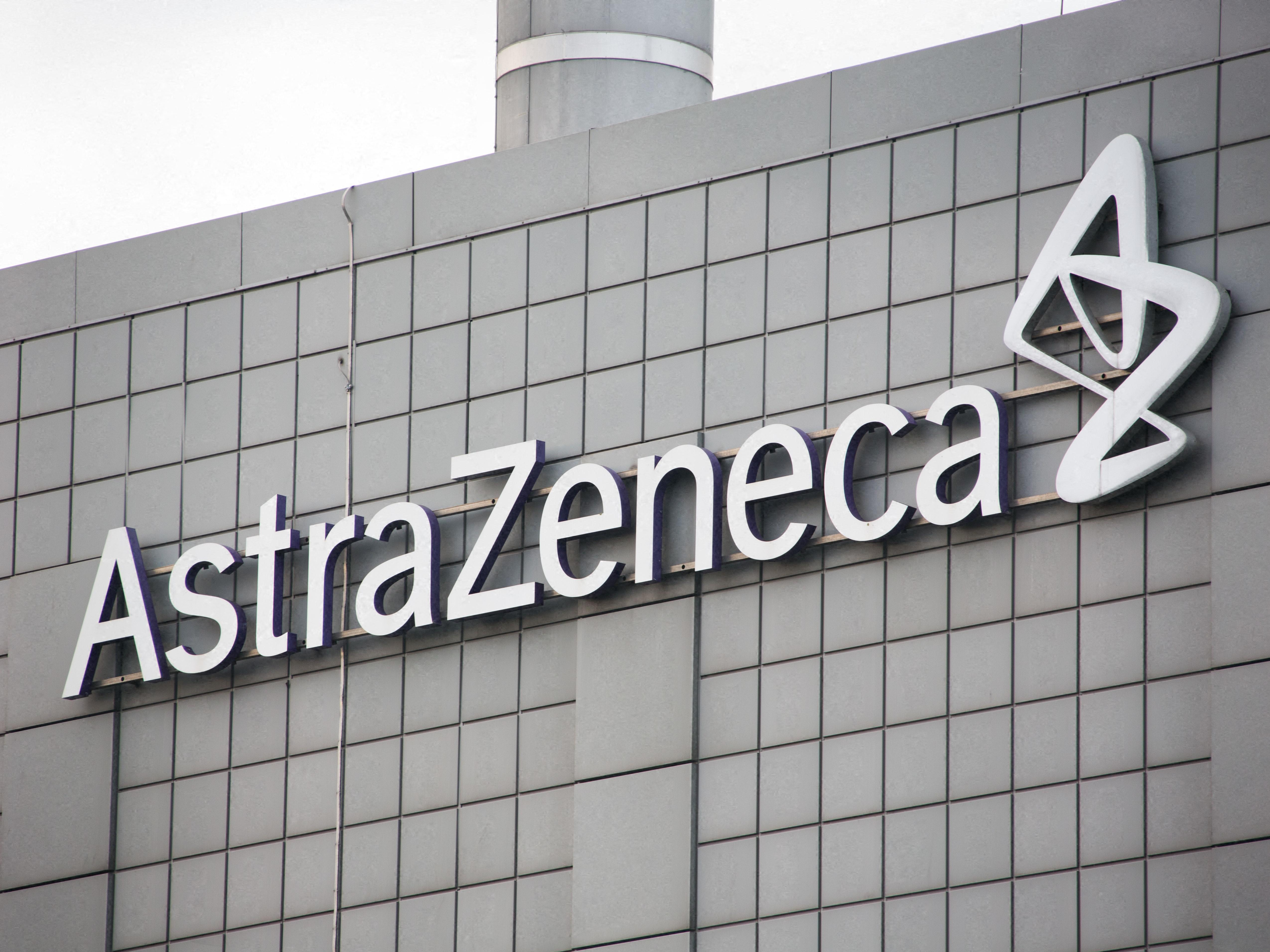 Vaccino AstraZeneca, in autunno versione efficace su variante sudafricana