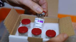Vaccino AstraZeneca, "stop export dosi in Australia dimostra disperazione"