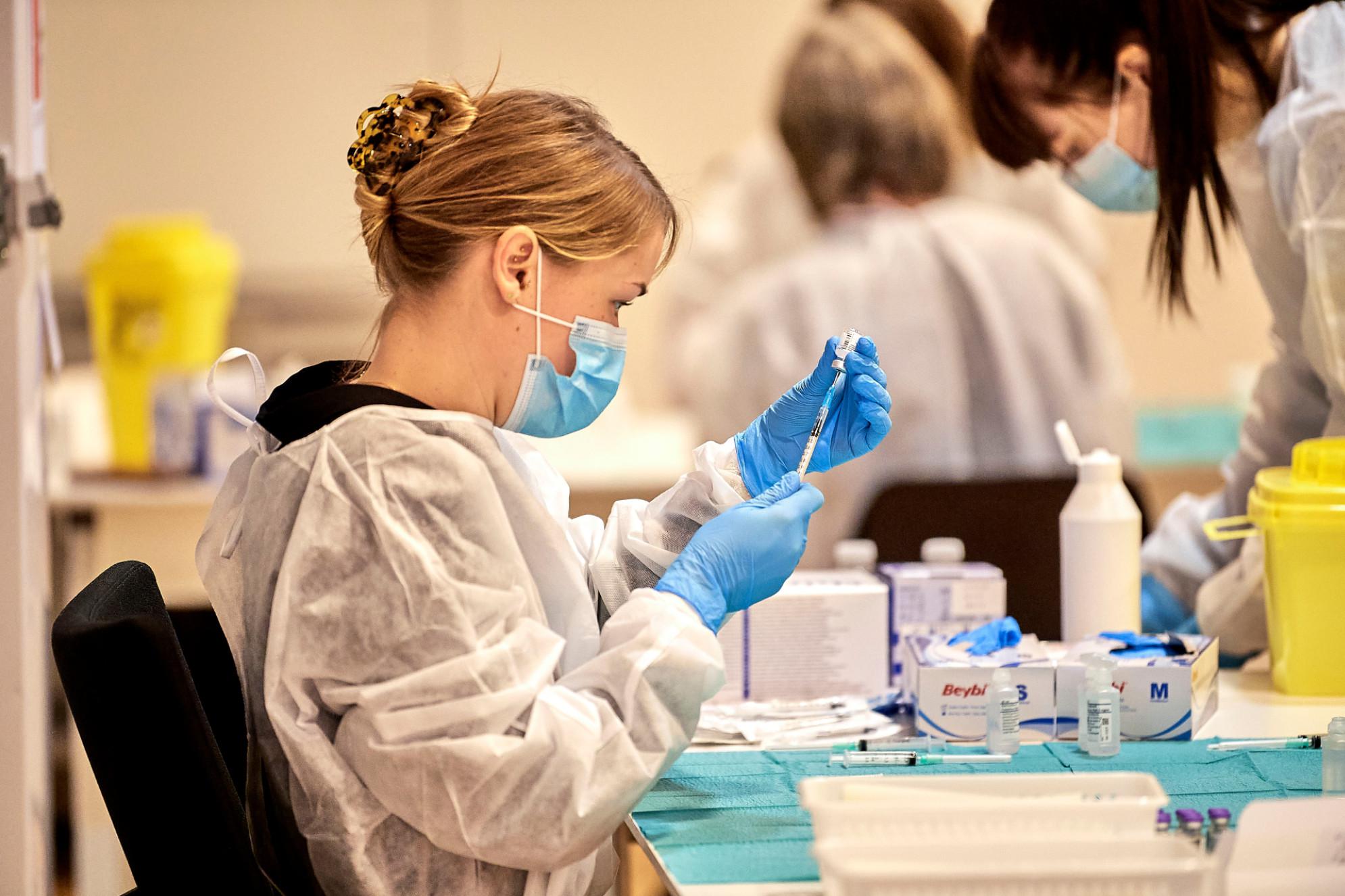 Vaccino Covid Francia oggi, nuovo record: 510mila dosi in un giorno