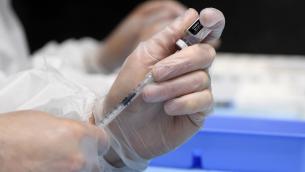 Vaccino Covid, ipotesi terza dose: per esperti "molto probabile"