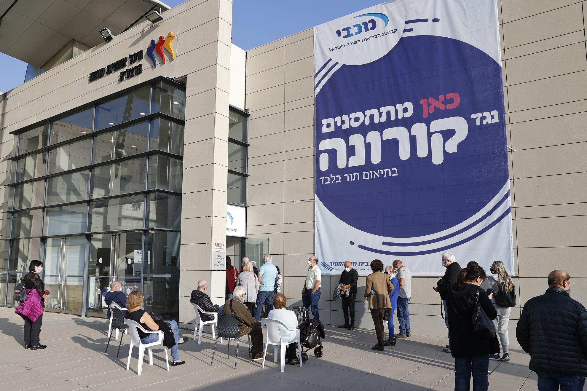 Vaccino covid, Israele: terza dose per over 60