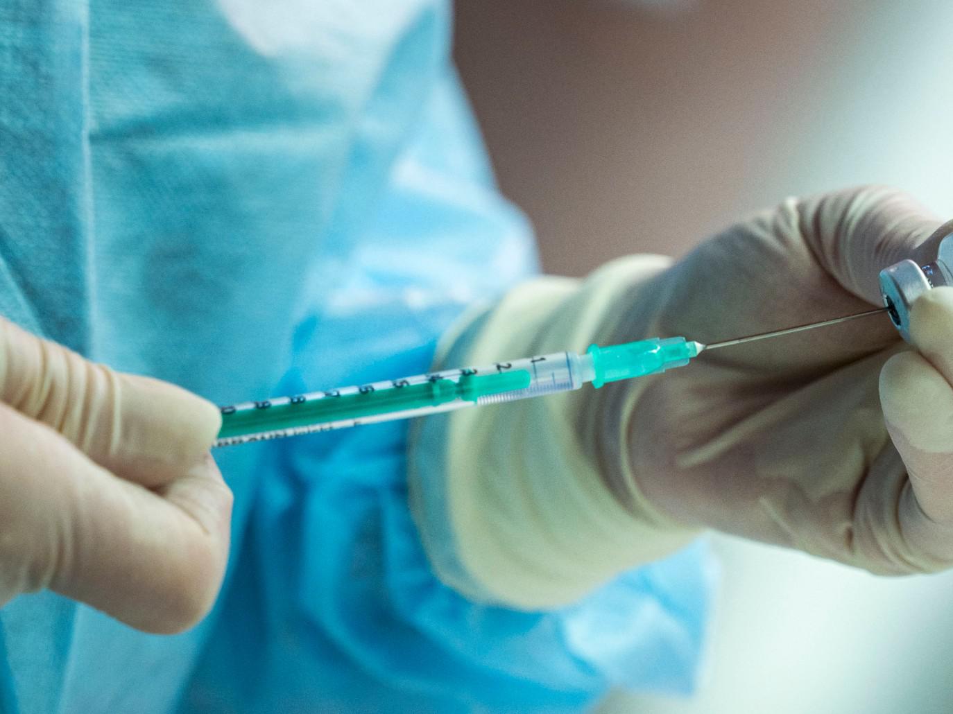 Vaccino Covid, Iss: cala scudo dopo 6 mesi, 55% da contagi e 82% da forme gravi