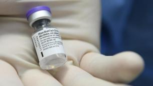 Vaccino covid, Italia può comprare altre dosi? Cosa dice l'Ue