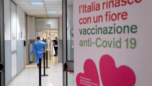 Vaccino Covid, oltre 7,4 milioni di over 12 senza neanche una dose
