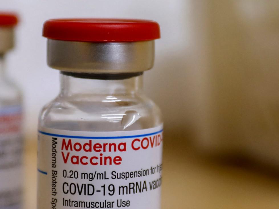 Vaccino covid Usa, ok richiamo Moderna e Pfizer per over 18