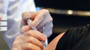 Vaccino Johnson & Johnson, resta stop negli Usa