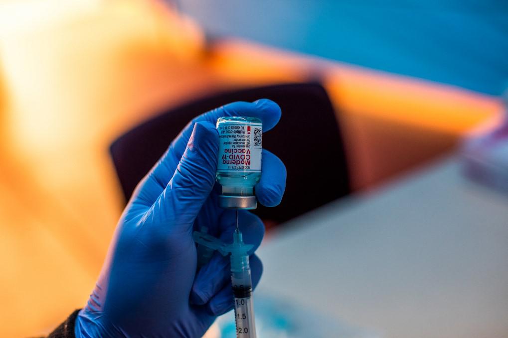 Vaccino Moderna, in arrivo in Italia 330mila dosi