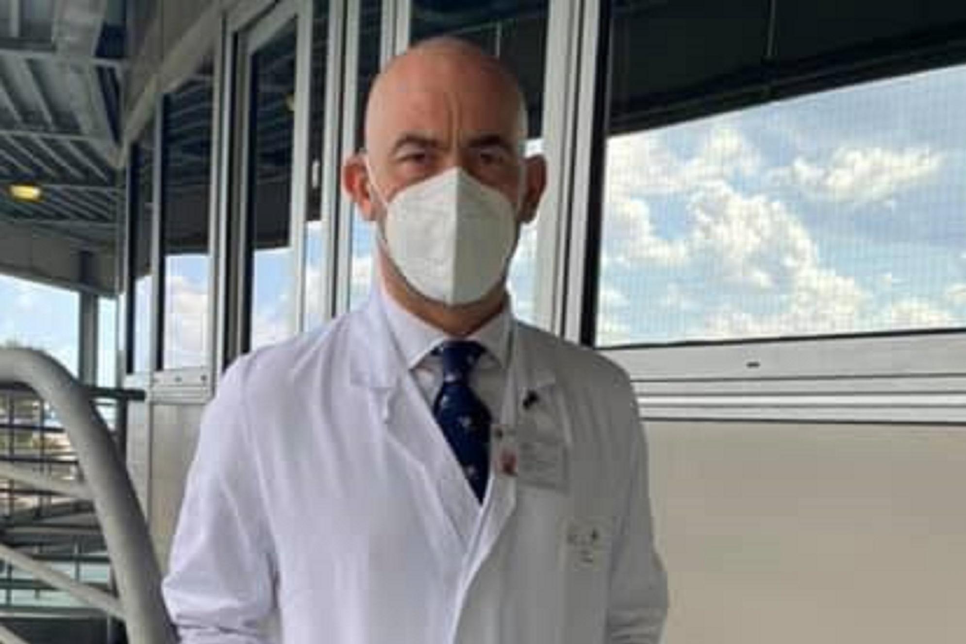 Vaccino obbligatorio, Bassetti: "Tempo scaduto, entro agosto si decida"