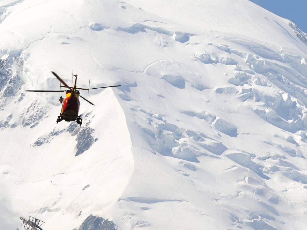 Valanga in Svizzera, travolte diverse persone sull'Eiger