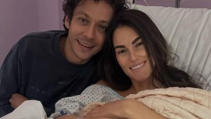 Valentino Rossi e Francesca Sofia Novello di nuovo genitori: è nata Gabriella