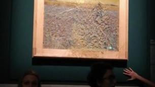 Van Gogh imbrattato a Roma, chi c'è dietro all'atto dimostrativo