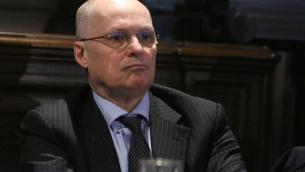 Variante Delta, Ricciardi: "Mantenere distanza e mascherina"