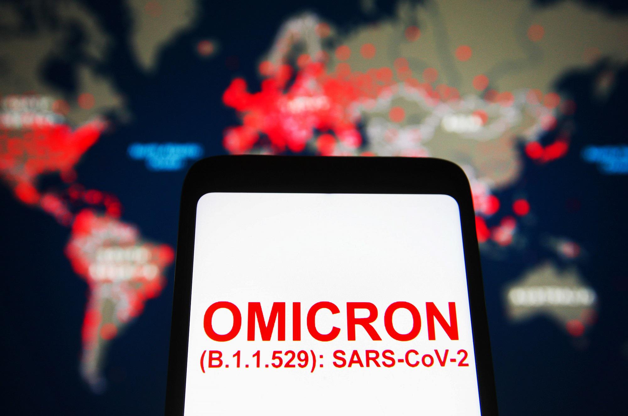 Variante Omicron, Andreoni: "Meno virulenta, ma 10 anni per diventare raffreddore'