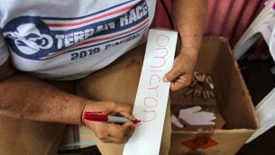 Variante Omicron, sintomi lievi e incubazione dura 3 giorni: cosa sappiamo