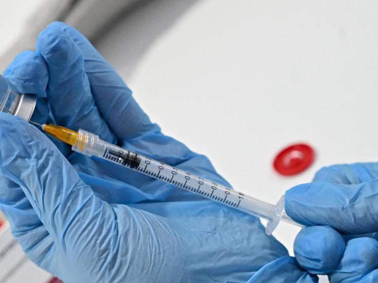Variante Omicron, terza dose vaccino covid efficace dopo 14 giorni