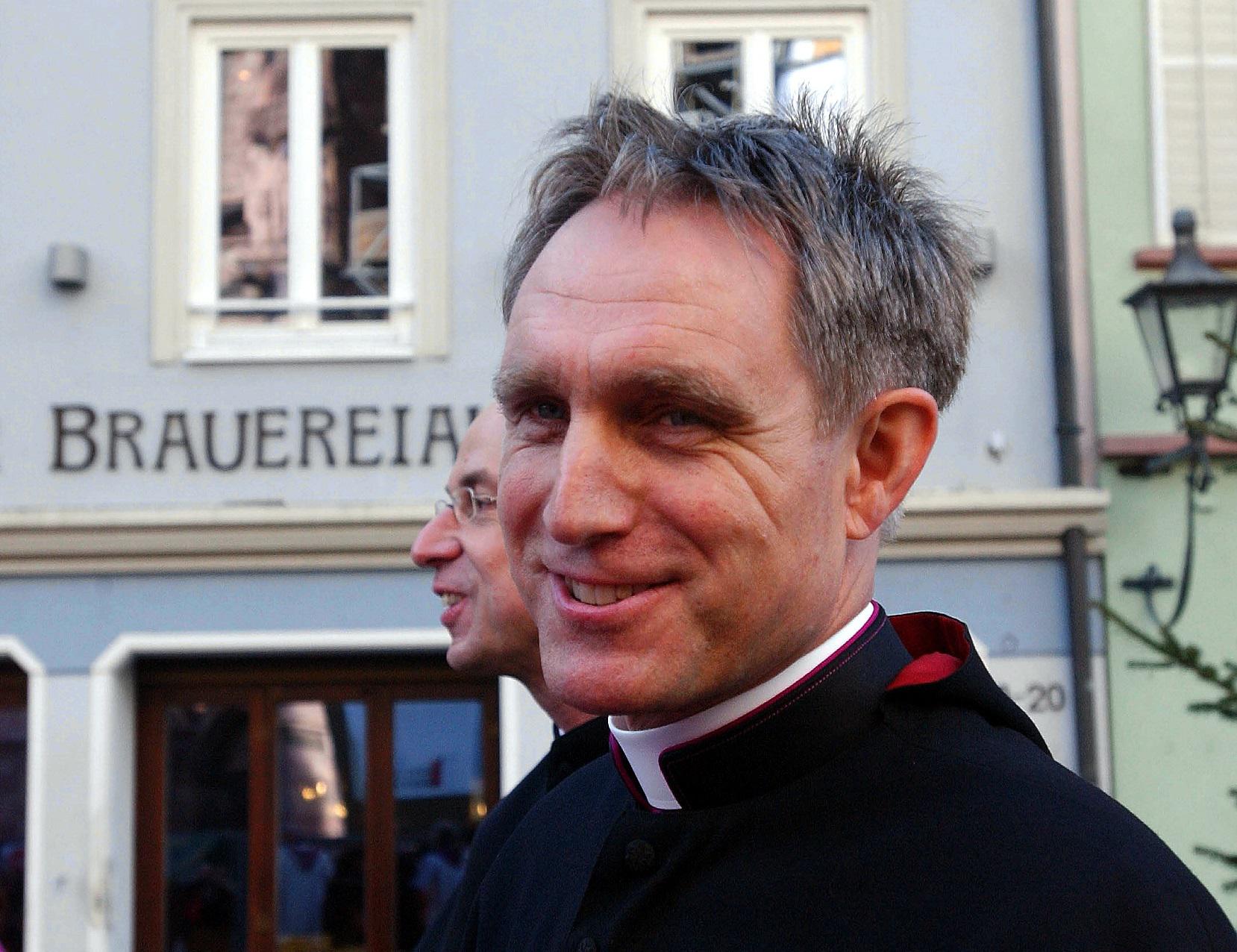 Vaticano, l'indiscrezione: "Padre Georg sarà nominato nunzio apostolico"