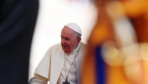 Vaticano, stretta del Papa: fondazioni sotto controllo organismi economici Curia