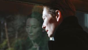 Venezia 2022, Tilda Swinton si sdoppia per 'The Eternal Daughter'