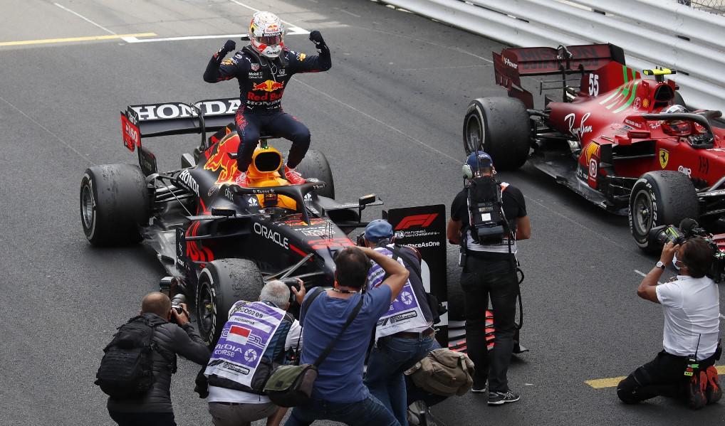 Verstappen vince Gp Monaco, Sainz secondo con la Ferrari