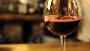 Vino rosso potrebbe ridurre alcuni grassi nel sangue nemici cuore, al via studio