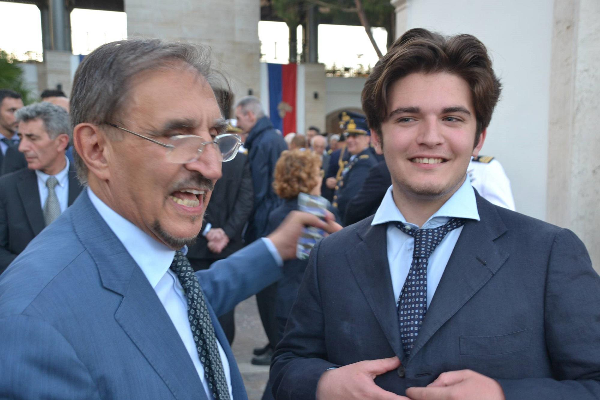 Violenza sessuale figlio La Russa, il legale: "Consegnato subito cellulare e sim"