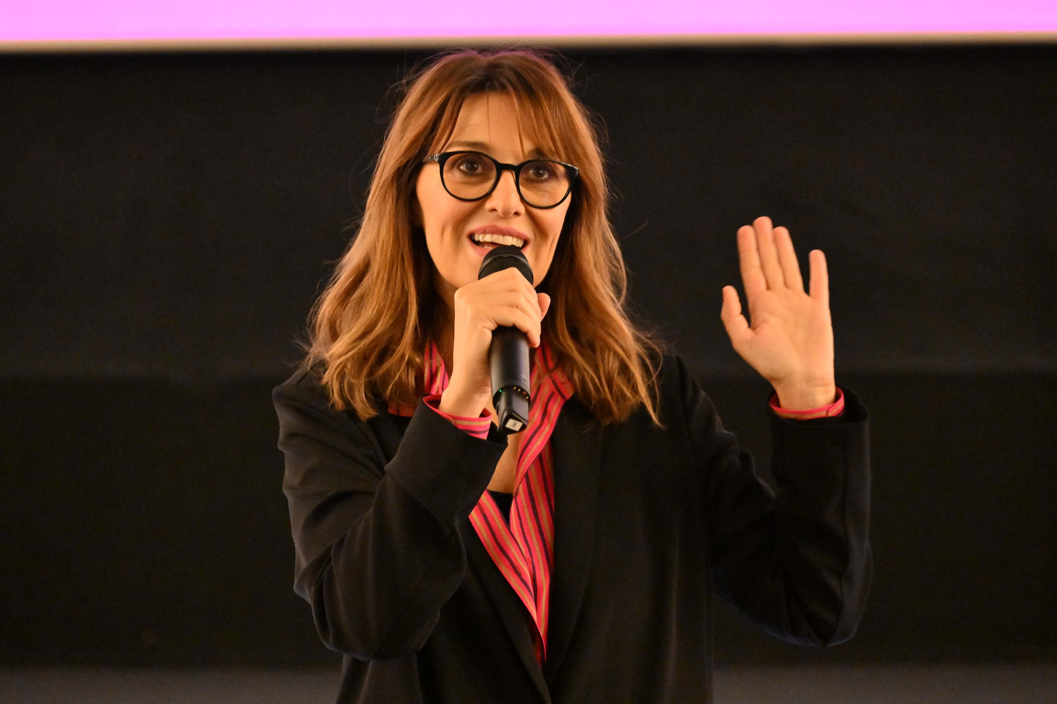 Violenza su donne, Cortellesi scrive a senatori: "Nelle scuole formare all’affetto e al rispetto"
