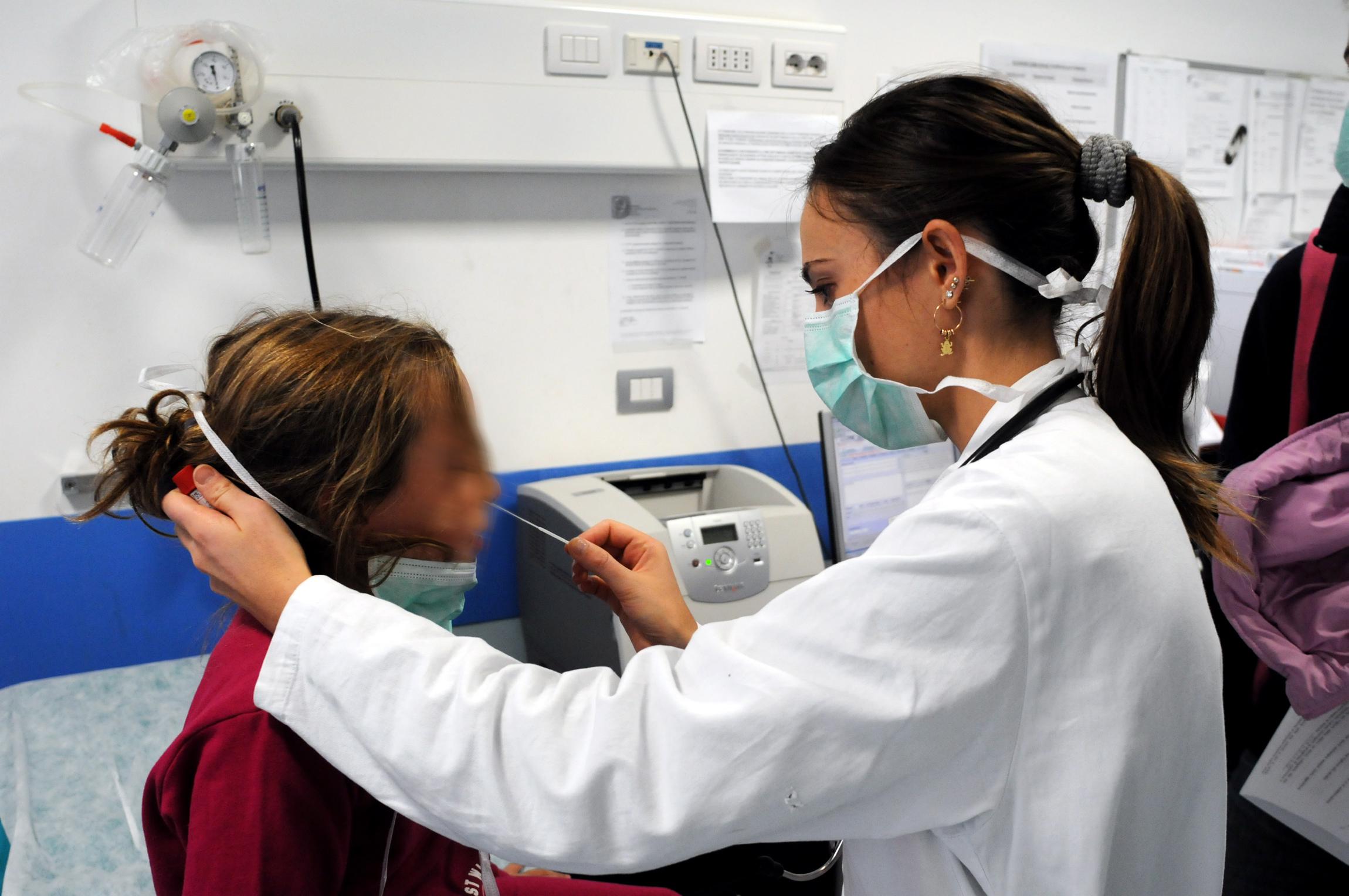 Virus sinciziale, pediatrie in affanno per boom di ricoveri: l'allarme